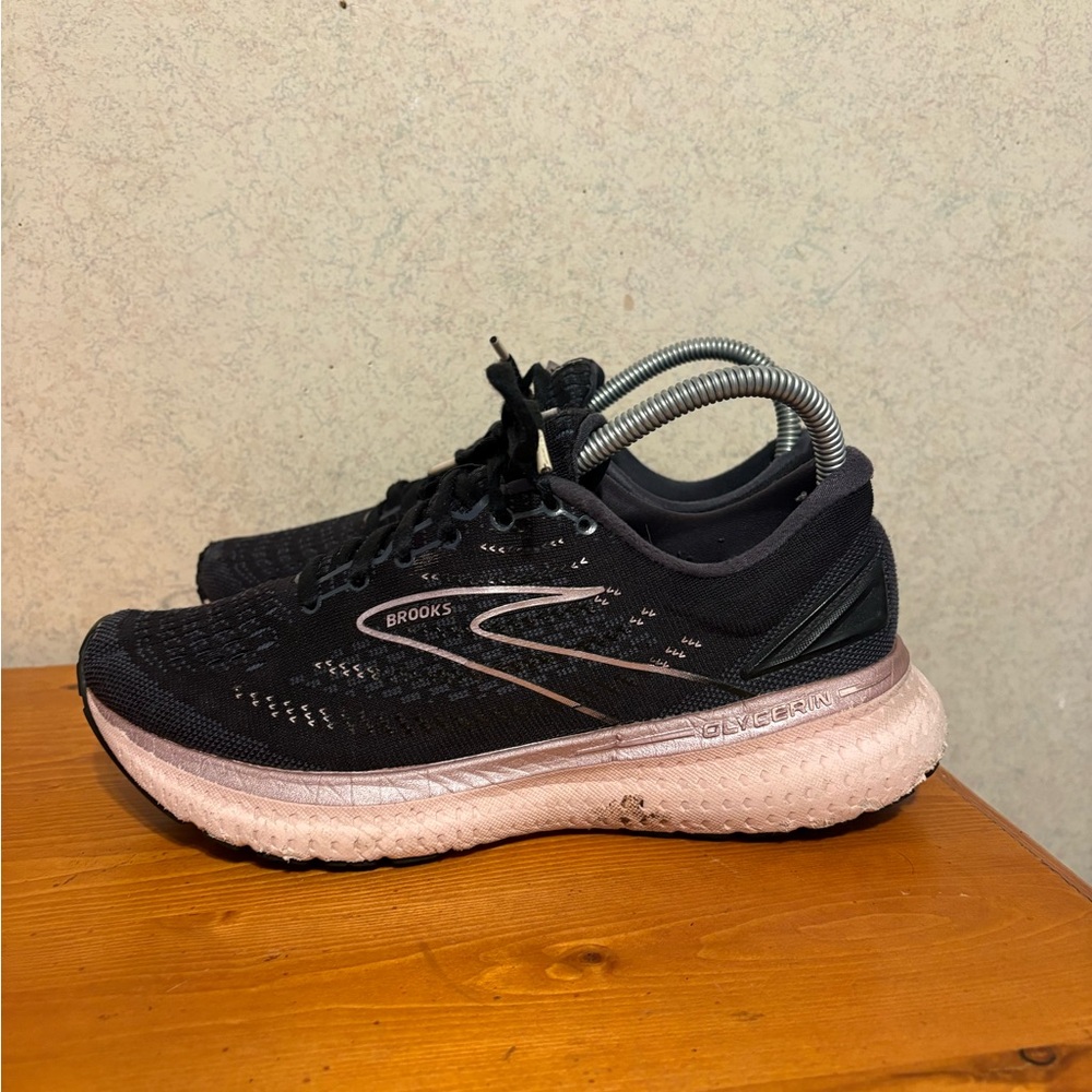 Brooks Glycerin 19 Women's Black and Pink Running Shoes Sneakers Size 8